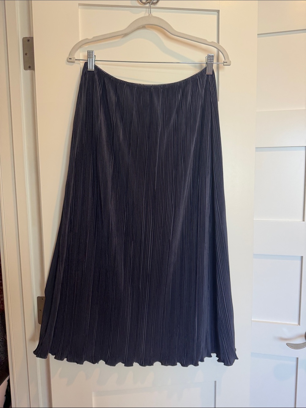 Pleated Midi Skirt in Navy